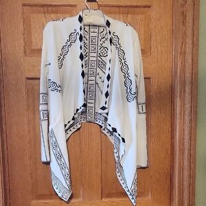 Monoreno Black and White Geometric Cardigan